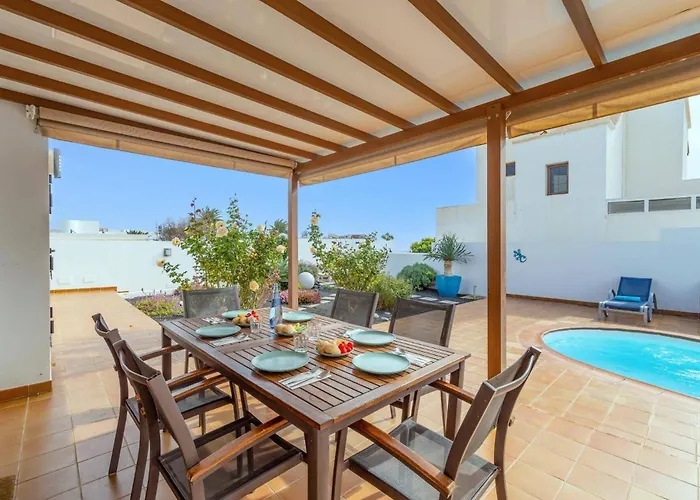 Lupa By ヴィラ ティアス